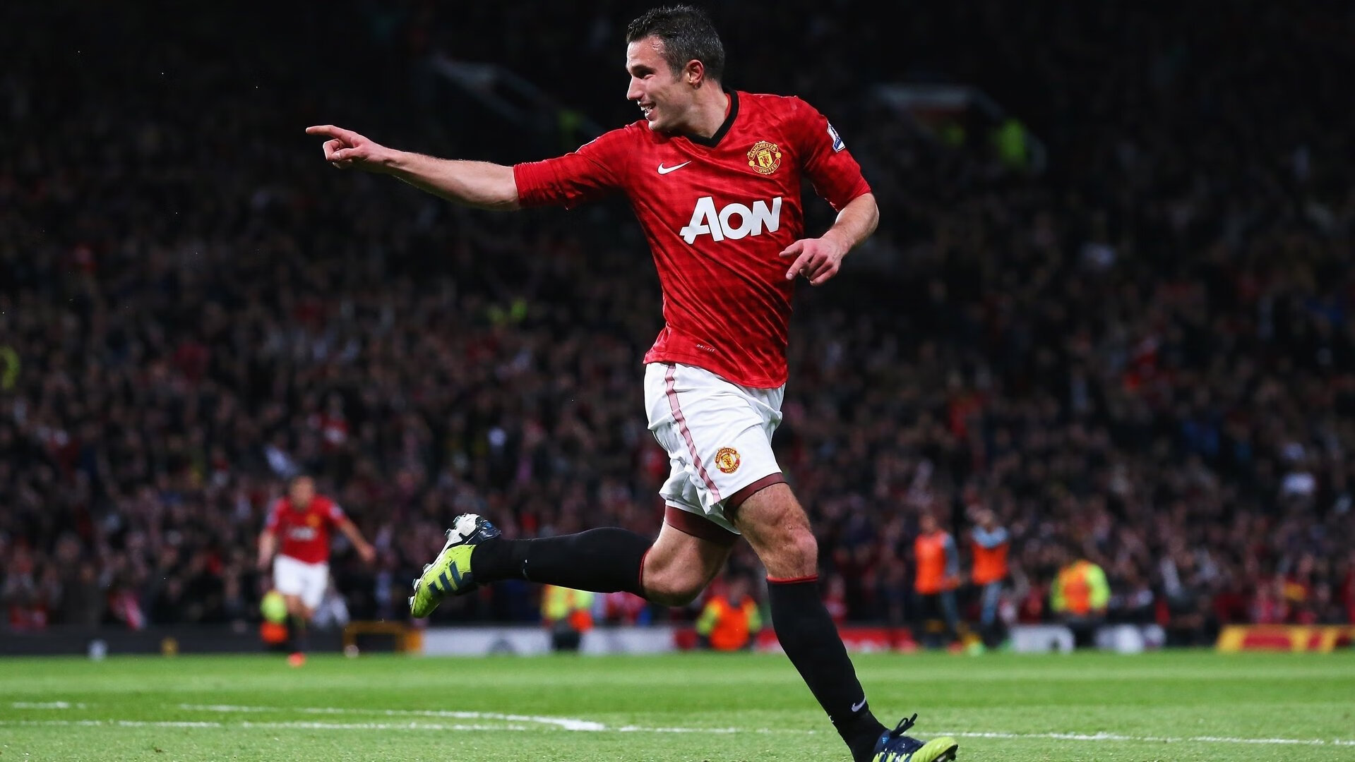 伊朗队门将费尔南德斯在巴黎奥运会上展现出高水平的扑救能力,伊朗菲尔兹奖得主